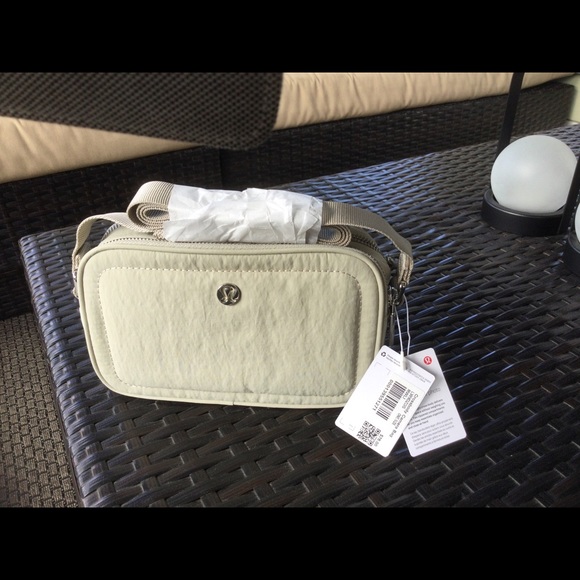lululemon athletica Handbags - Lululemon NWT Crossbody Bags.  Never been used